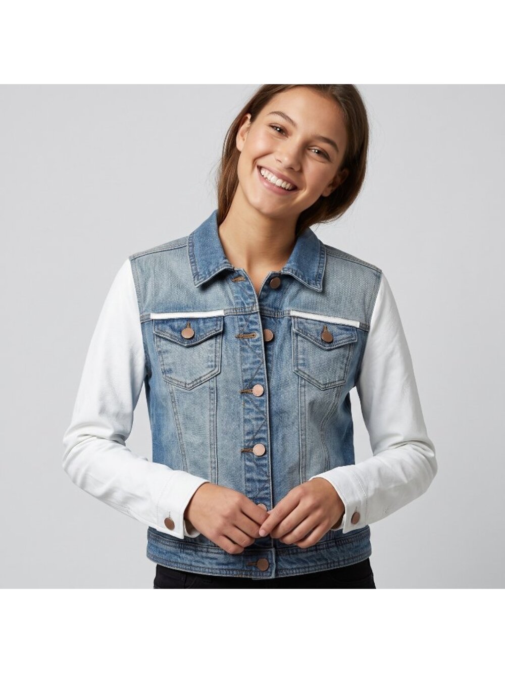 Romeo & Juliet Couture Women's Faux Leather Sleeve Denim Jean Jacket in size M